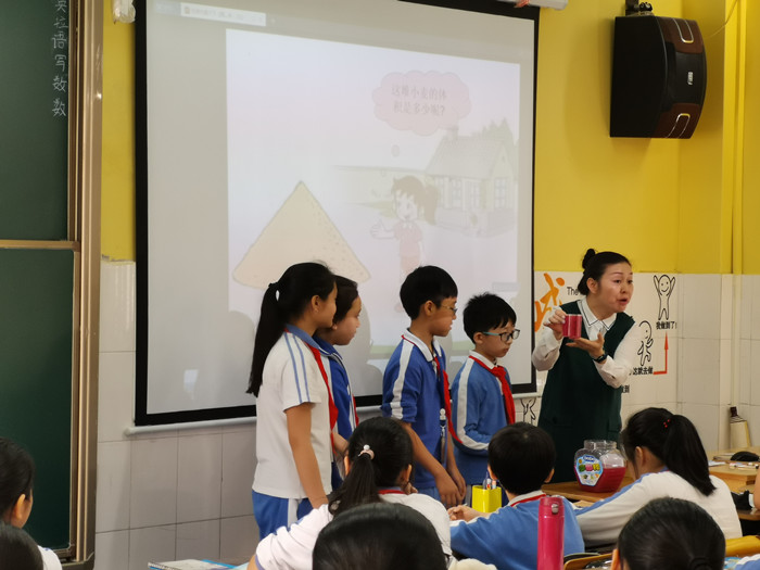任務(wù)驅(qū)動(dòng)學(xué)習(xí)，落實(shí)核心素養(yǎng) ——小學(xué)部數(shù)學(xué)組教研活動(dòng)報(bào)道